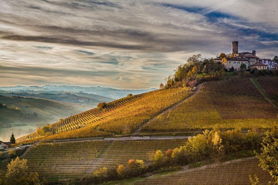 Cascina Rocca Agriturismo B&B Ла-Морра Екстер'єр фото